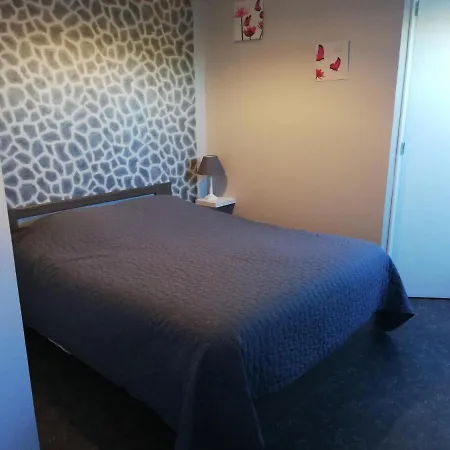 De Ningles 6 Personnes 2 Chambres Salle De Bain Chacune