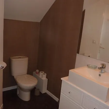 De Ningles 6 Personnes 2 Chambres Salle De Bain Chacune *