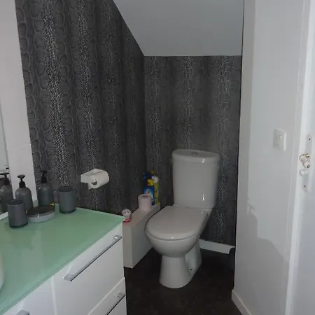 De Ningles 6 Personnes 2 Chambres Salle De Bain Chacune Сasa de vacaciones