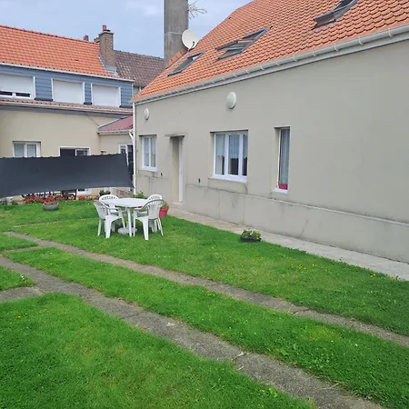 De Ningles 6 Personnes 2 Chambres Salle De Bain Chacune Сasa de vacaciones *