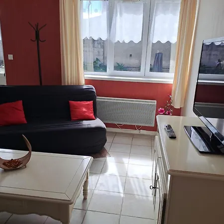 De Ningles 6 Personnes 2 Chambres Salle De Bain Chacune Сasa de vacaciones *